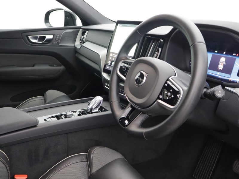 2025 (75) VOLVO XC60 2.0 B5P Plus Black Edition 5dr AWD Geartronic 5907461