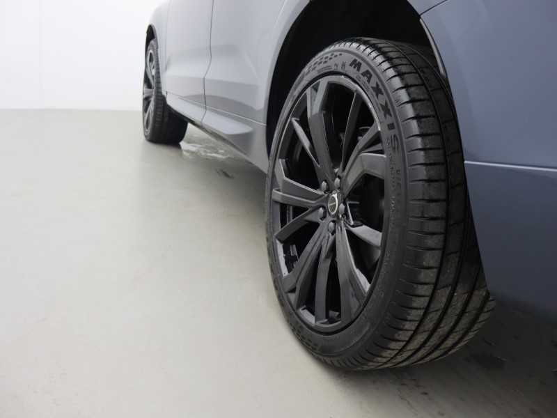 2025 (75) VOLVO XC60 2.0 B5P Plus Black Edition 5dr AWD Geartronic 5907449