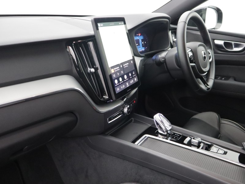 2025 (75) VOLVO XC60 2.0 B5P Plus Black Edition 5dr AWD Geartronic 5907464