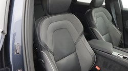 2025 (75) VOLVO XC60 2.0 B5P Plus Black Edition 5dr AWD Geartronic 5907460
