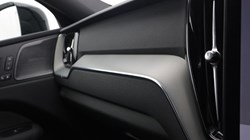 2025 (75) VOLVO XC60 2.0 B5P Plus Black Edition 5dr AWD Geartronic 5907488