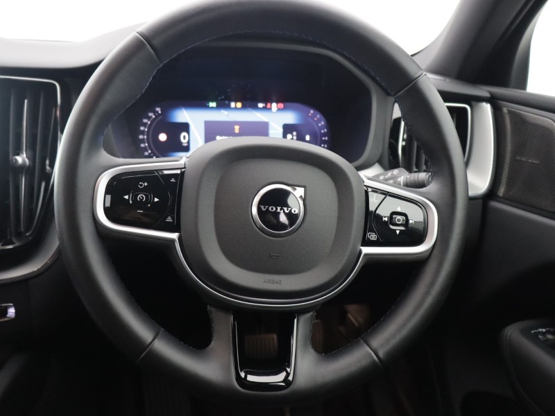 2025 (75) VOLVO XC60 2.0 B5P Plus Black Edition 5dr AWD Geartronic 5907473