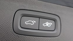2024 (24) VOLVO XC90 2.0 T8 PHEV Ultra Dark 5dr AWD Geartronic 5879213