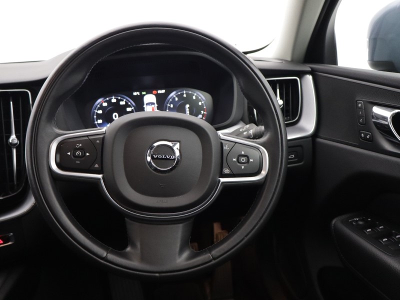 2018 (68) VOLVO XC60 2.0 T5 [250] Momentum Pro 5dr AWD Geartronic 5887690