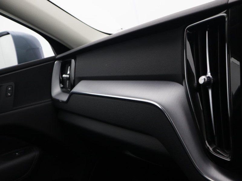 2018 (68) VOLVO XC60 2.0 T5 [250] Momentum Pro 5dr AWD Geartronic 5887701