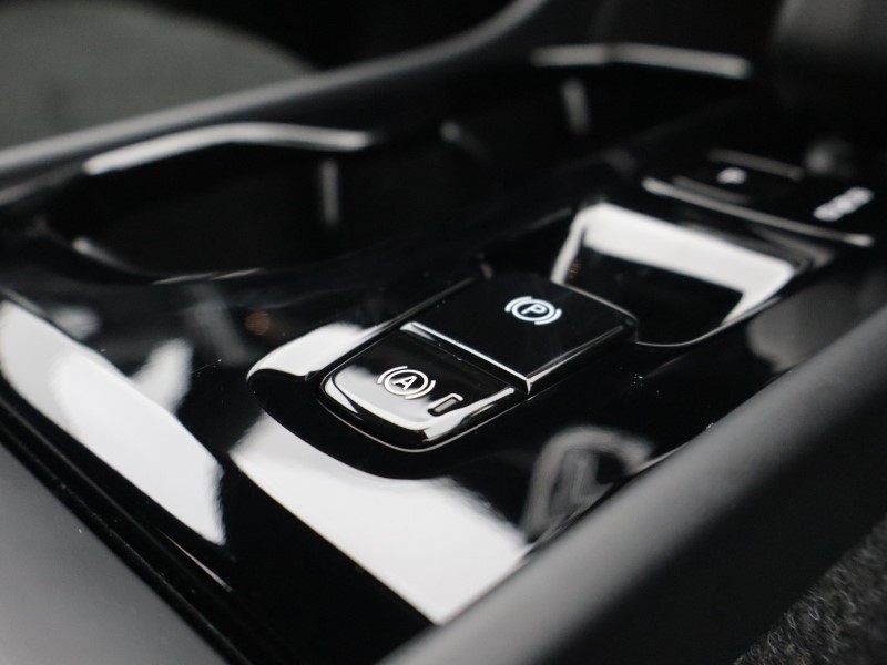 2025 (25) VOLVO XC40 2.0 B4P Plus Dark 5dr Auto 5919786