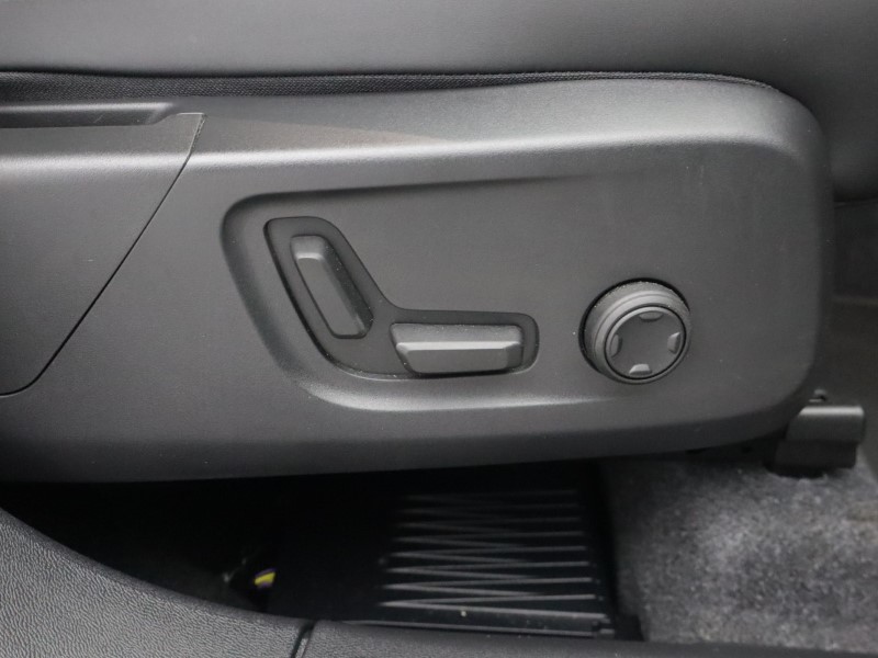 2025 (25) VOLVO XC40 2.0 B4P Plus Dark 5dr Auto 5919762