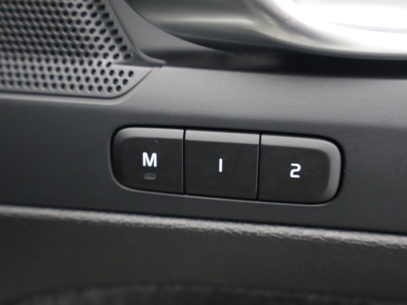 2025 (25) VOLVO XC40 2.0 B4P Plus Dark 5dr Auto 5919759
