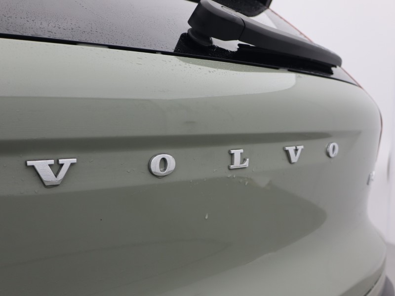 2025 (25) VOLVO XC40 2.0 B4P Plus Dark 5dr Auto 5919746