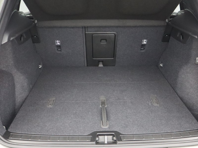 2025 (25) VOLVO XC40 2.0 B4P Plus Dark 5dr Auto 5919748