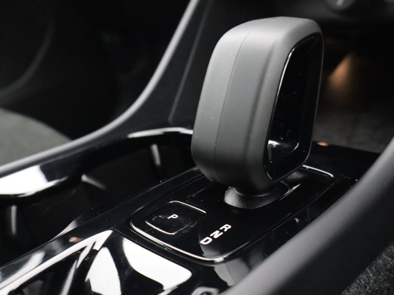 2025 (25) VOLVO XC40 2.0 B4P Plus Dark 5dr Auto 5919785