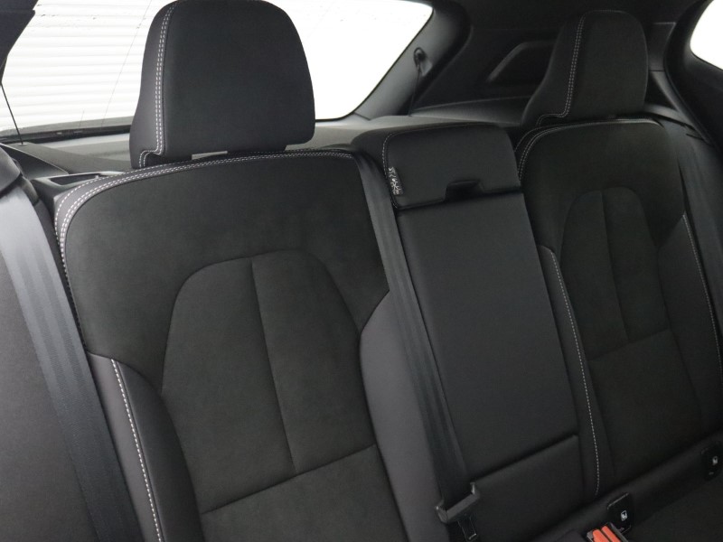 2025 (25) VOLVO XC40 2.0 B4P Plus Dark 5dr Auto 5919771