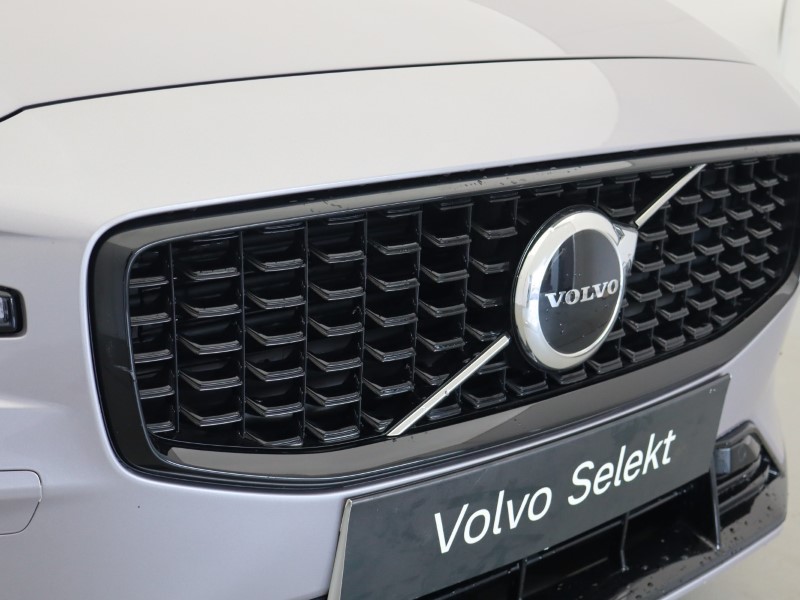 2025 (25) VOLVO V60 2.0 B4P Plus Dark 5dr Auto [7 speed] 5936654