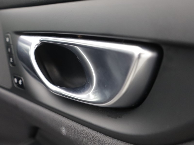 2025 (25) VOLVO V60 2.0 B4P Plus Dark 5dr Auto [7 speed] 5936673