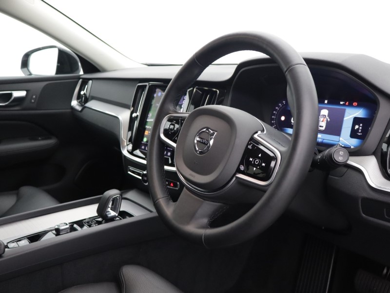2025 (25) VOLVO V60 2.0 B4P Plus Dark 5dr Auto [7 speed] 5936679