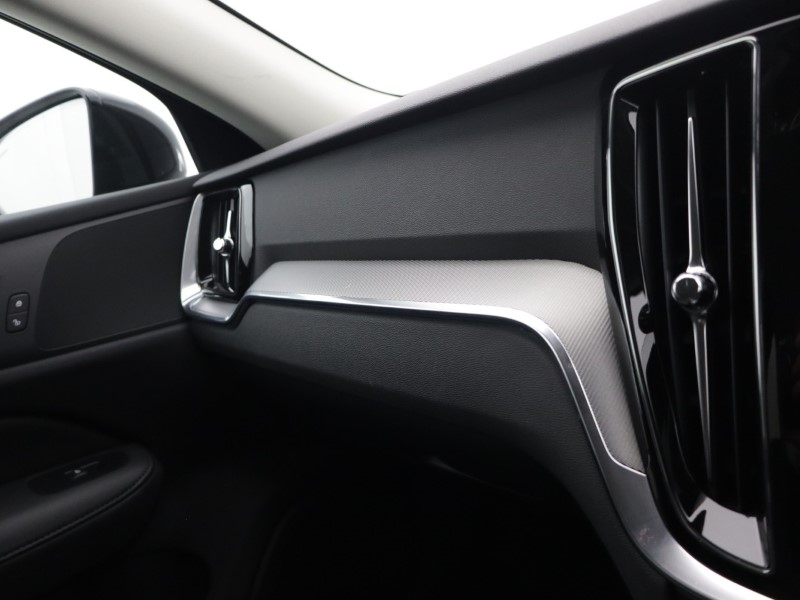 2025 (25) VOLVO V60 2.0 B4P Plus Dark 5dr Auto [7 speed] 5936704