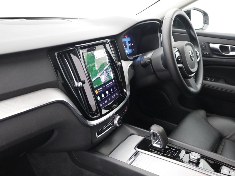2025 (25) VOLVO V60 2.0 B4P Plus Dark 5dr Auto [7 speed] 5936682