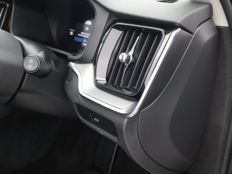 2025 (25) VOLVO V60 2.0 B4P Plus Dark 5dr Auto [7 speed] 5936675