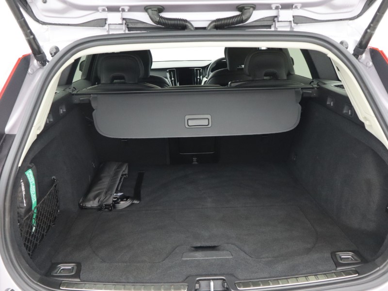 2025 (25) VOLVO V60 2.0 B4P Plus Dark 5dr Auto [7 speed] 5936662