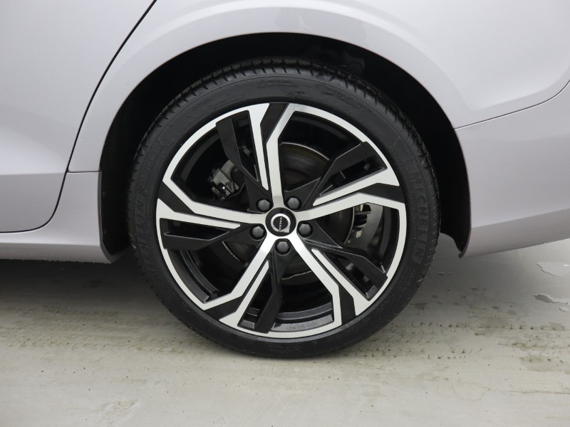 2025 (25) VOLVO V60 2.0 B4P Plus Dark 5dr Auto [7 speed] 5936666