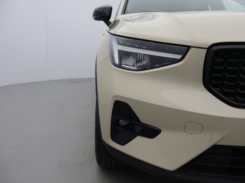 2026 (76) VOLVO XC40 2.0 B3P Plus Dark 5dr Auto *VAT QUALIFYING* 5968340