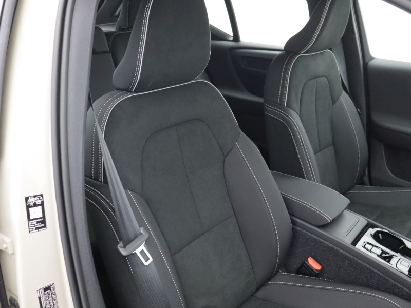 2026 (76) VOLVO XC40 2.0 B3P Plus Dark 5dr Auto *VAT QUALIFYING* 5968361