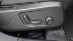 2026 (76) VOLVO XC40 2.0 B3P Plus Dark 5dr Auto *VAT QUALIFYING* 5968359