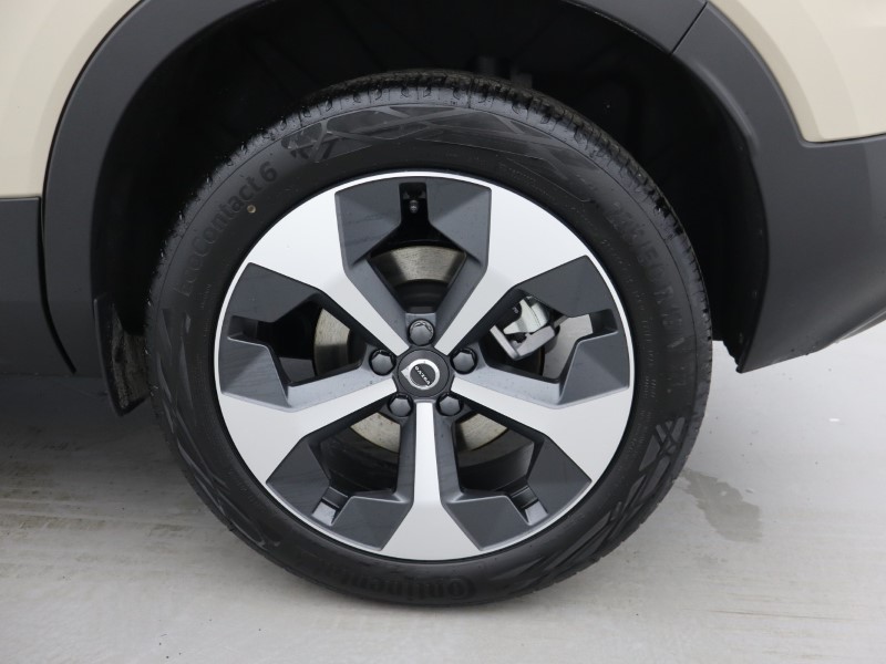 2026 (76) VOLVO XC40 2.0 B3P Plus Dark 5dr Auto *VAT QUALIFYING* 5968348