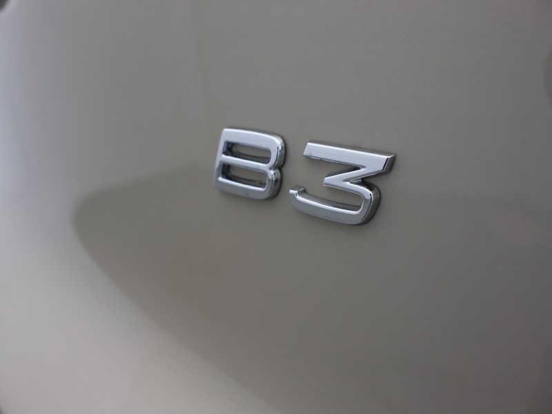 2026 (76) VOLVO XC40 2.0 B3P Plus Dark 5dr Auto *VAT QUALIFYING* 5968343