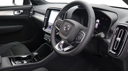2026 (76) VOLVO XC40 2.0 B3P Plus Dark 5dr Auto *VAT QUALIFYING* 5968358