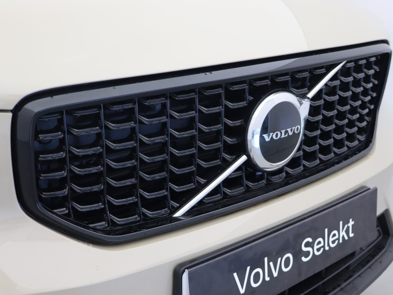 2026 (76) VOLVO XC40 2.0 B3P Plus Dark 5dr Auto *VAT QUALIFYING* 5968337