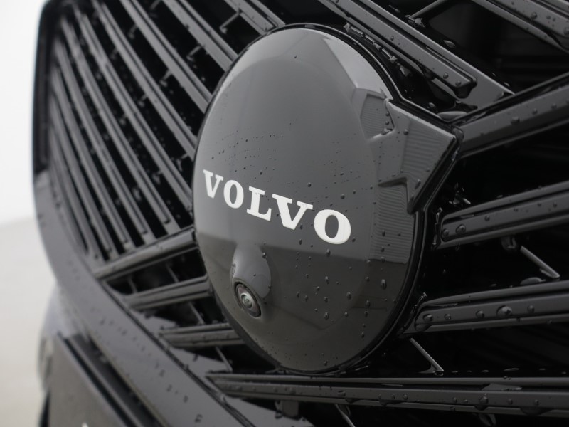 2026 (76) VOLVO XC60 2.0 B5P Plus Black Edition 5dr AWD Geartronic 5969905