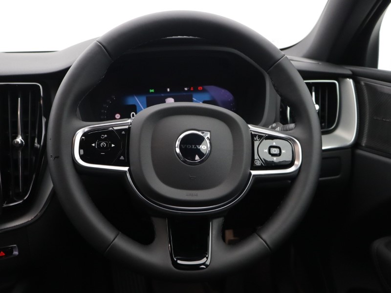 2026 (76) VOLVO XC60 2.0 B5P Plus Black Edition 5dr AWD Geartronic 5969939