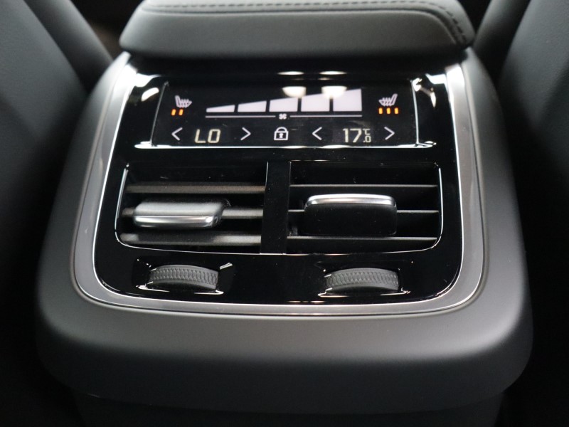 2026 (76) VOLVO XC60 2.0 B5P Plus Black Edition 5dr AWD Geartronic 5969936