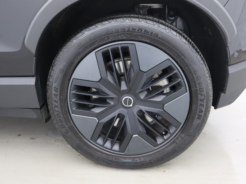 2025 (25) VOLVO EX30 315kW TM Perf Cross Country Ultra 69kWh 5dr Auto 5989677