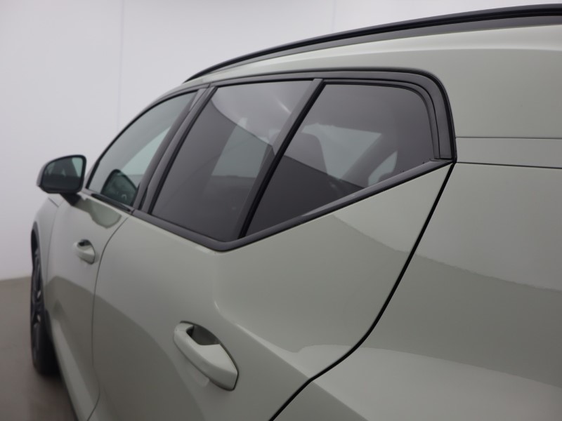2025 (74) VOLVO XC40 2.0 B4P Ultra Dark 5dr Auto 5991599