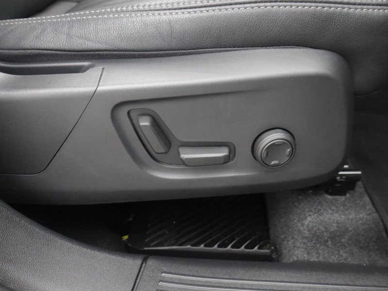 2025 (74) VOLVO XC40 2.0 B4P Ultra Dark 5dr Auto 5991613