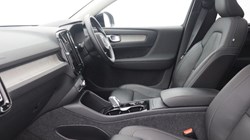 2025 (74) VOLVO XC40 2.0 B4P Ultra Dark 5dr Auto 5991602