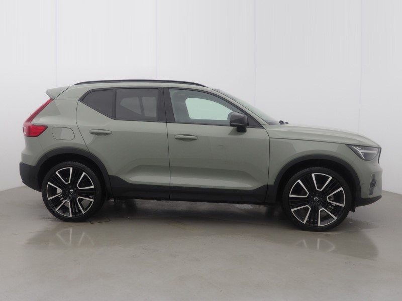 2025 (74) VOLVO XC40 2.0 B4P Ultra Dark 5dr Auto 5991585