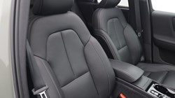 2025 (74) VOLVO XC40 2.0 B4P Ultra Dark 5dr Auto 5991615