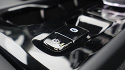 2025 (74) VOLVO XC40 2.0 B4P Ultra Dark 5dr Auto 5991639