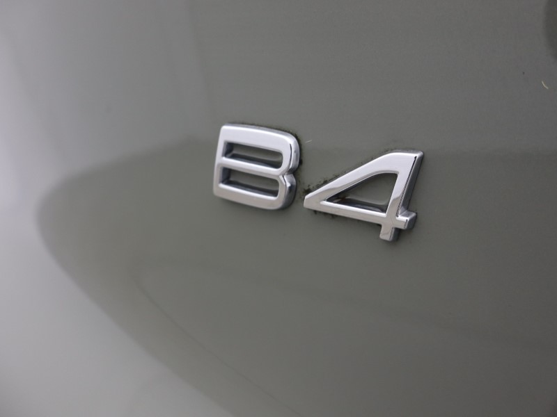 2025 (74) VOLVO XC40 2.0 B4P Ultra Dark 5dr Auto 5991596
