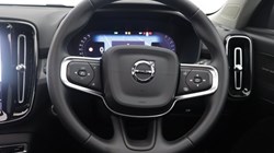 2025 (74) VOLVO XC40 2.0 B4P Ultra Dark 5dr Auto 5991625