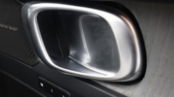 2025 (74) VOLVO XC40 2.0 B4P Ultra Dark 5dr Auto 5991609