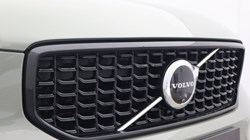 2025 (74) VOLVO XC40 2.0 B4P Ultra Dark 5dr Auto 5991589