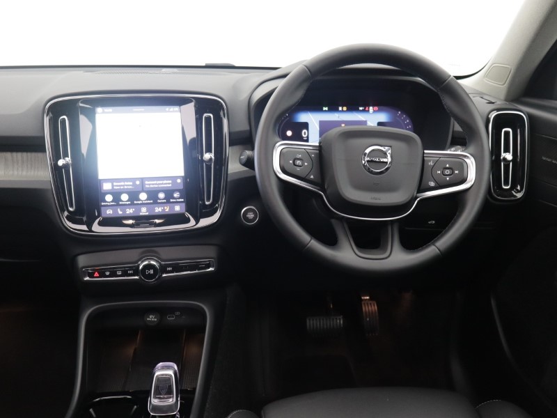2025 (74) VOLVO XC40 2.0 B4P Ultra Dark 5dr Auto 5991624