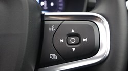 2025 (74) VOLVO XC40 2.0 B4P Ultra Dark 5dr Auto 5991627