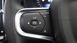 2025 (74) VOLVO XC40 2.0 B4P Ultra Dark 5dr Auto 5991626