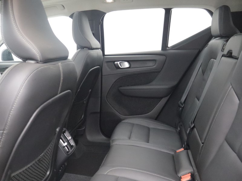 2025 (74) VOLVO XC40 2.0 B4P Ultra Dark 5dr Auto 5991603
