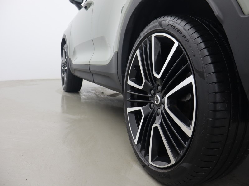 2025 (74) VOLVO XC40 2.0 B4P Ultra Dark 5dr Auto 5991601